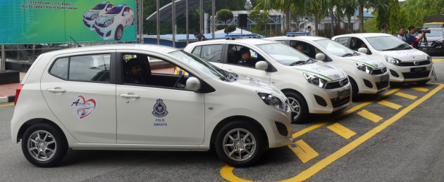 Perodua contributes four units of Axia to police force