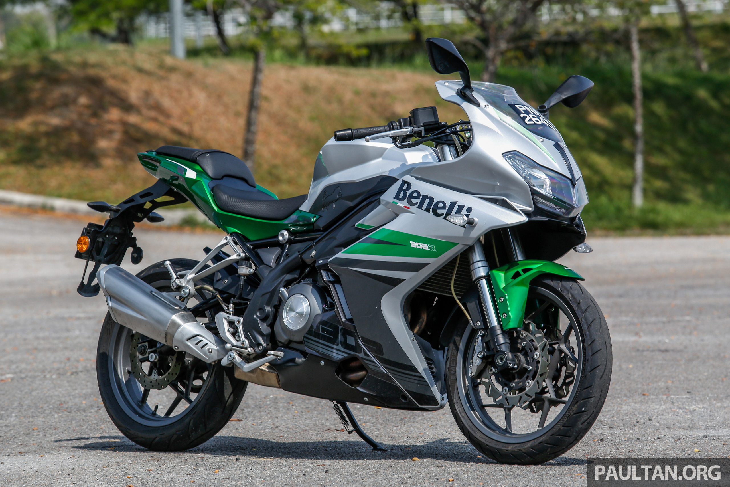 Review of Benelli 302 S 2019: pictures, live photos 