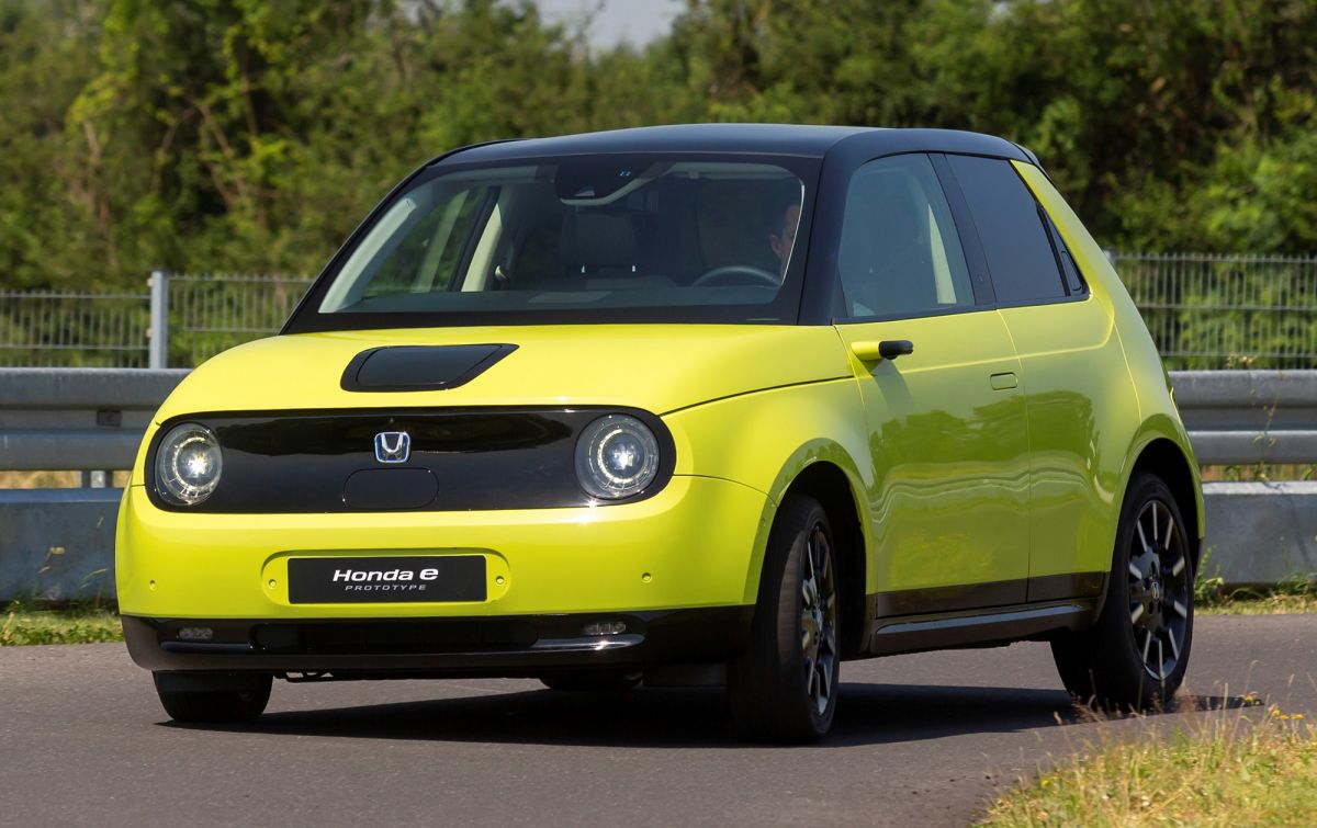 honda e a cute electric car with 150 ps over 300 nm